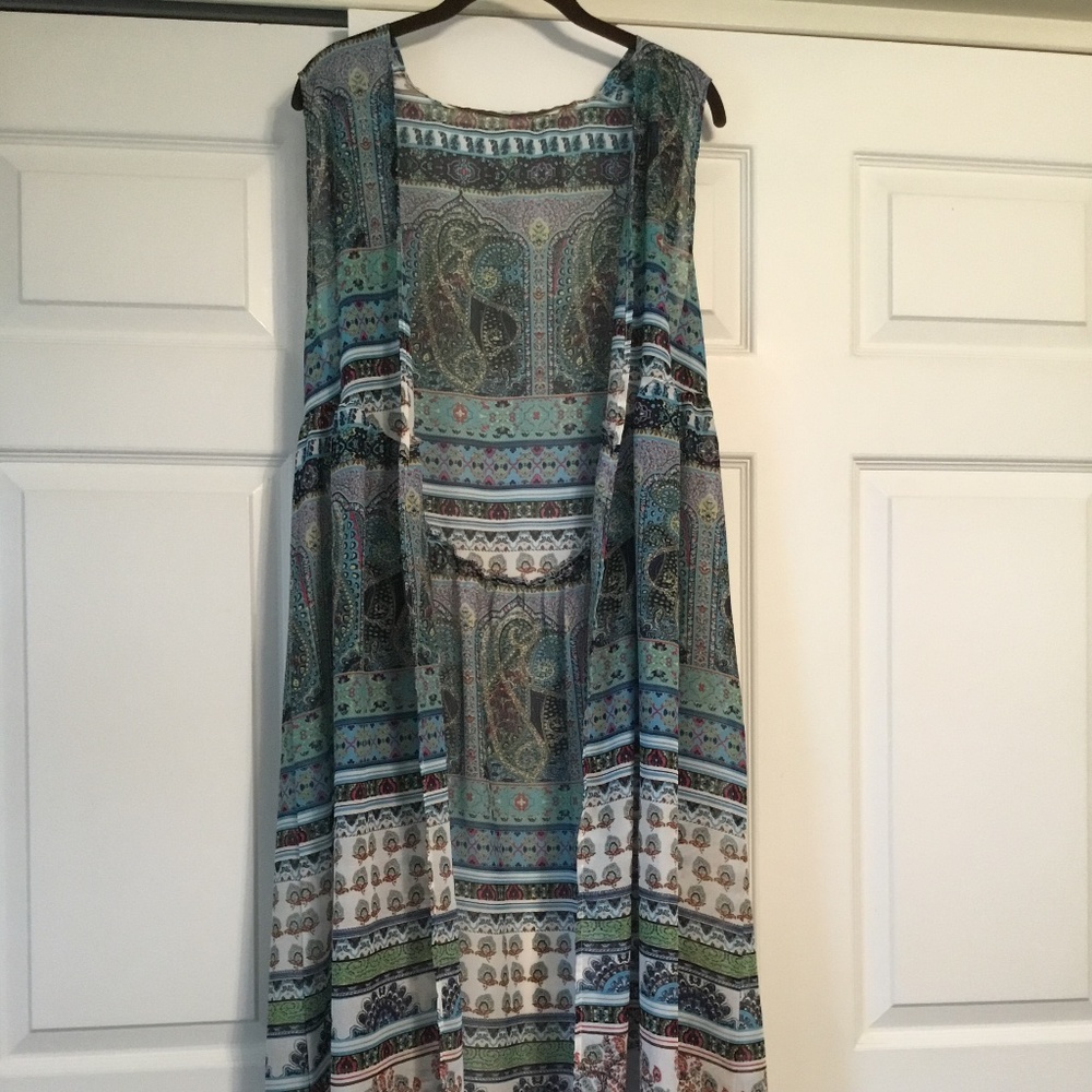 Dress/jeans/leggings overlay top